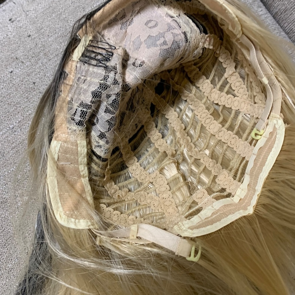 Wig - Picture 5 of 6
